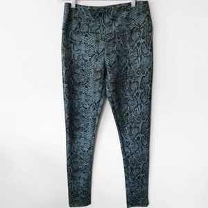 🛍 2 for $25! 🛍 🎬✨NWD - Blue Steel 'Snakeskin' Printed Leggings